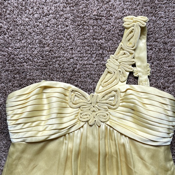 BCBGMAXAZRIA BEAUTIFUL FORMAL DRESS, 06 - Picture 3 of 13